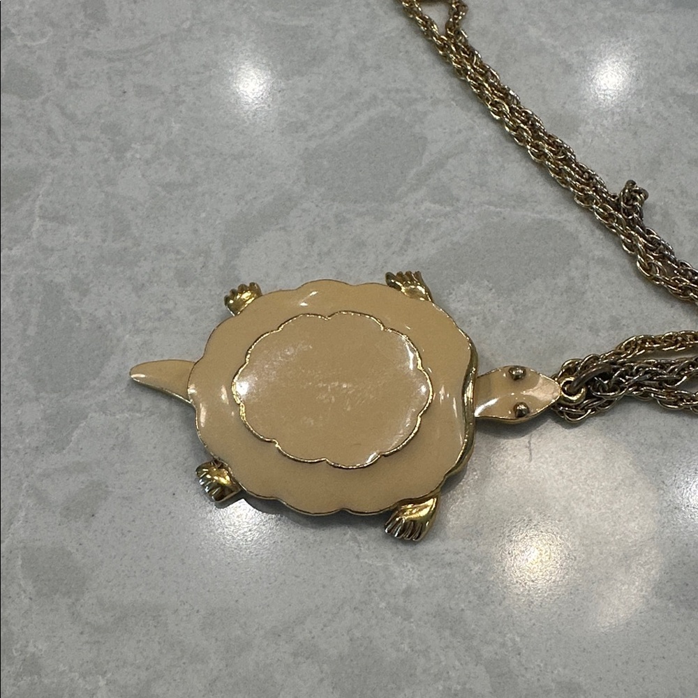 Vintage ART Arthur Pepper Gold Tone & Enamel Articulated Turtle Necklace Pendant - Picture 6 of 6